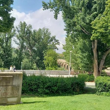 Increible Apartamento Frente Al Puente Romano Lejlighed Salamanca Eksteriør billede